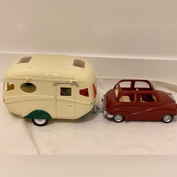 Calico Critters Caravan Family Camper and Accessories - Picture 3 of 9